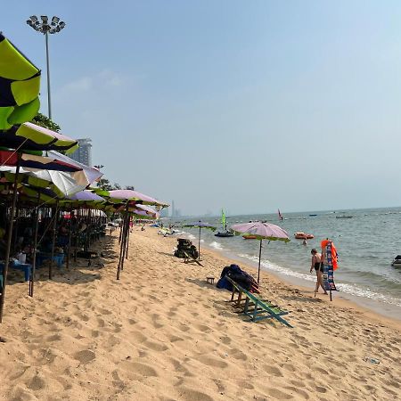 Yuri Guesthouse Jomtien Beach Buitenkant foto