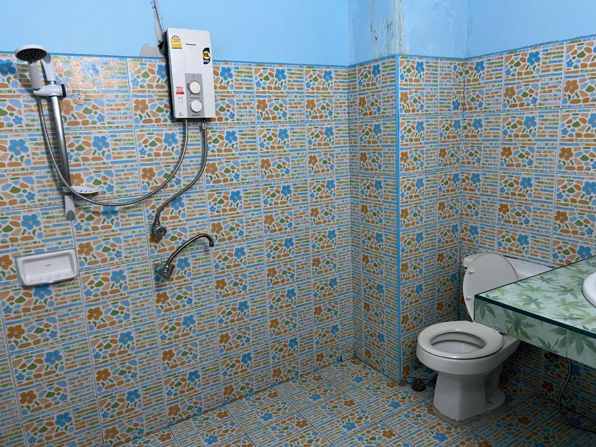 Yuri Guesthouse Jomtien Beach Buitenkant foto