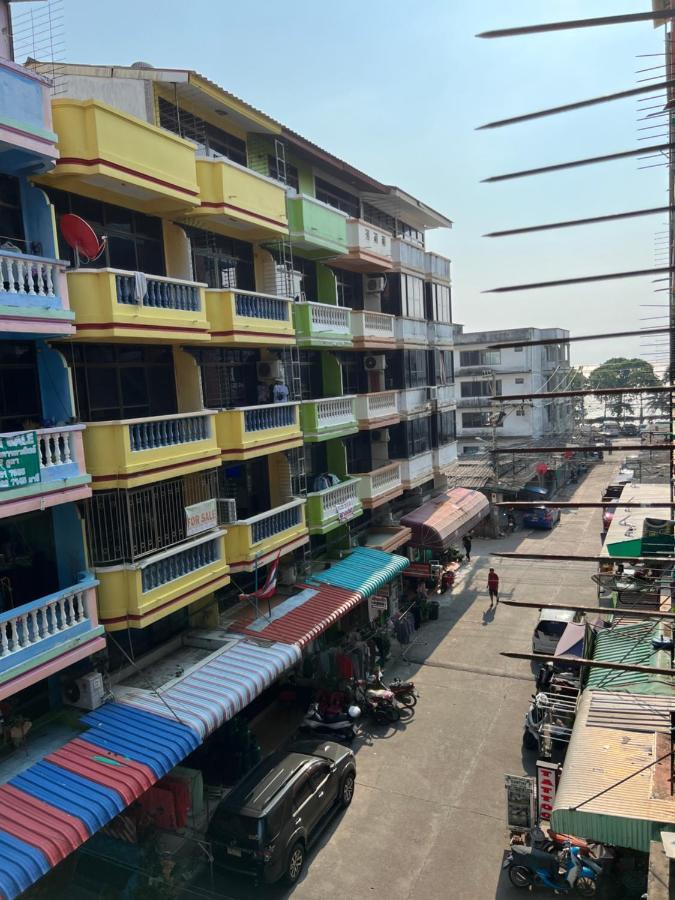 Yuri Guesthouse Jomtien Beach Buitenkant foto