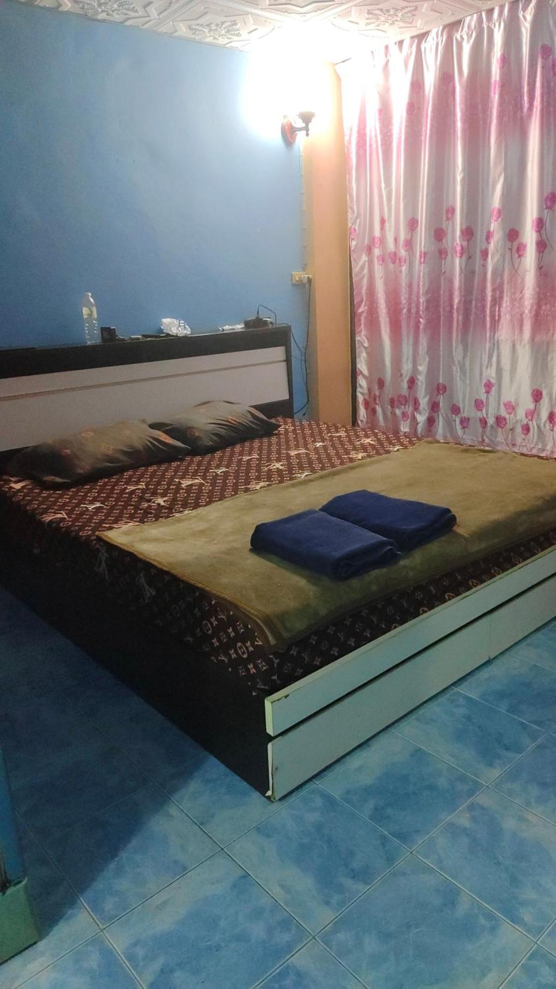 Yuri Guesthouse Jomtien Beach Buitenkant foto