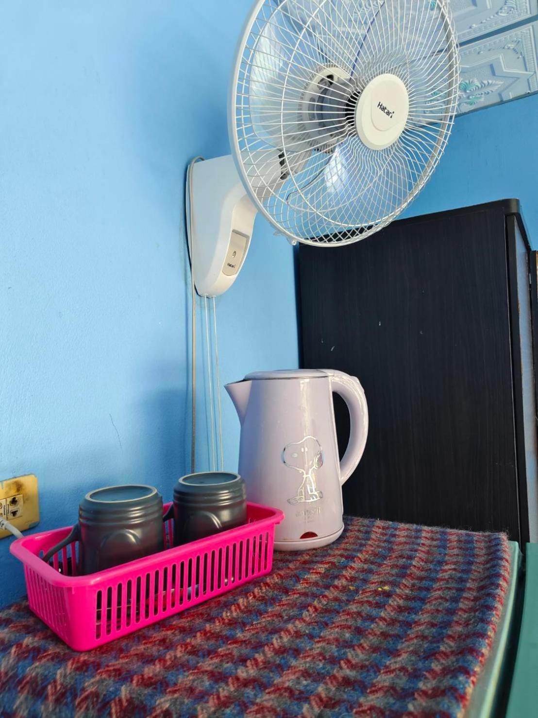 Yuri Guesthouse Jomtien Beach Buitenkant foto
