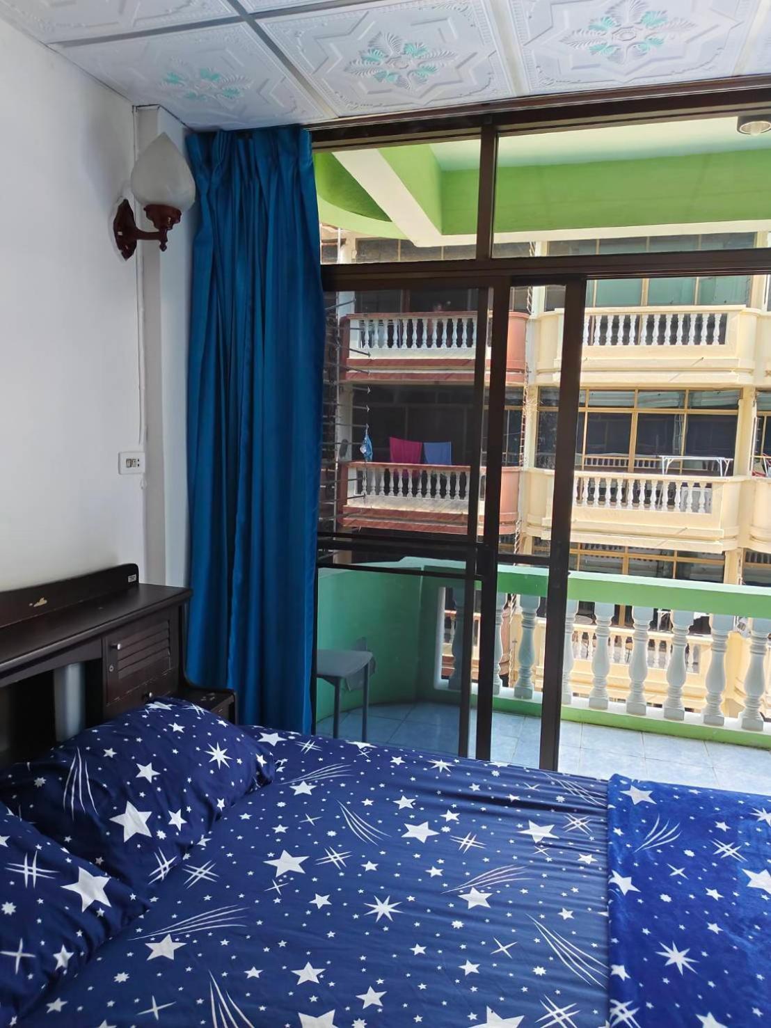 Yuri Guesthouse Jomtien Beach Buitenkant foto