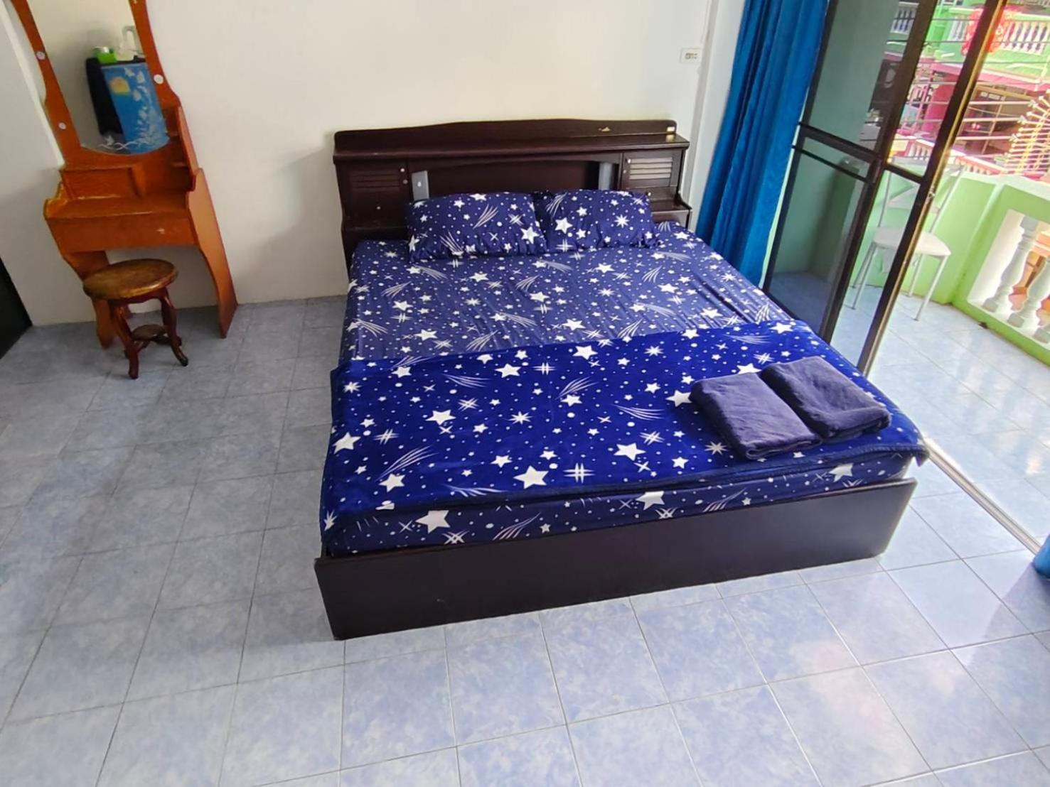 Yuri Guesthouse Jomtien Beach Buitenkant foto